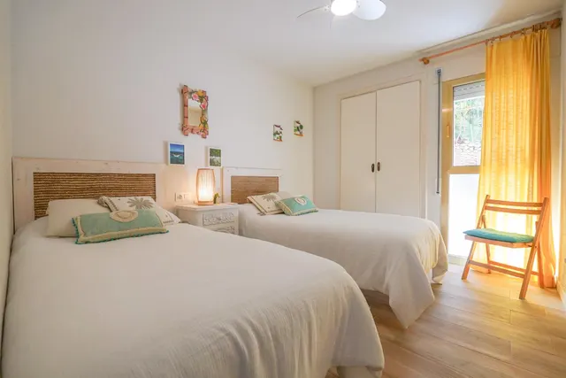 Piso reformado en Cambrils con piscina y parking incluido — 12