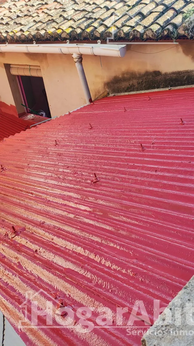 ¡ECONOMICA! AMPLIA CASA CON TERRAZA Y CON MUCHAS POSIBILIDADES — 39