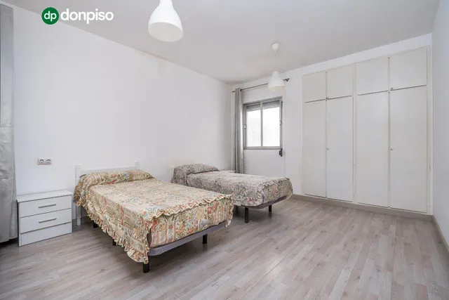 PISO JUNTO CAMINO DE RONDA — 18