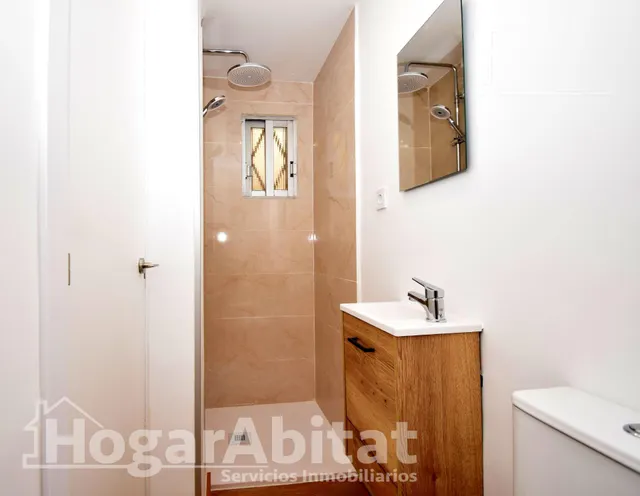 Acogedor, reformado y exterior, con balcón y ascensor, todo amueblado y cerca del ayuntamiento — 21