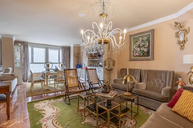 AMPLIO PISO EN PLAZA DE LAS DESCALZAS — 6
