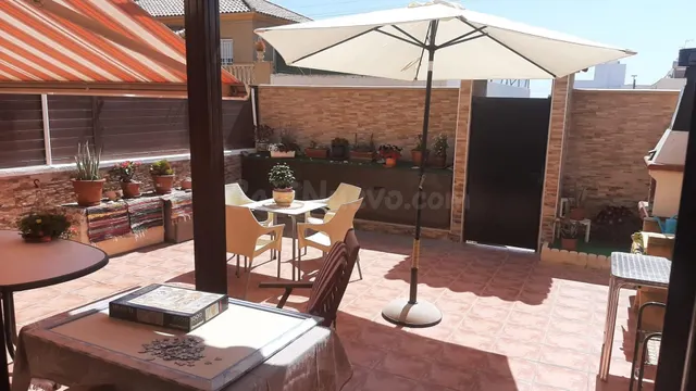 Chalet independiente de 3 dormitorios, terraza en las Marina