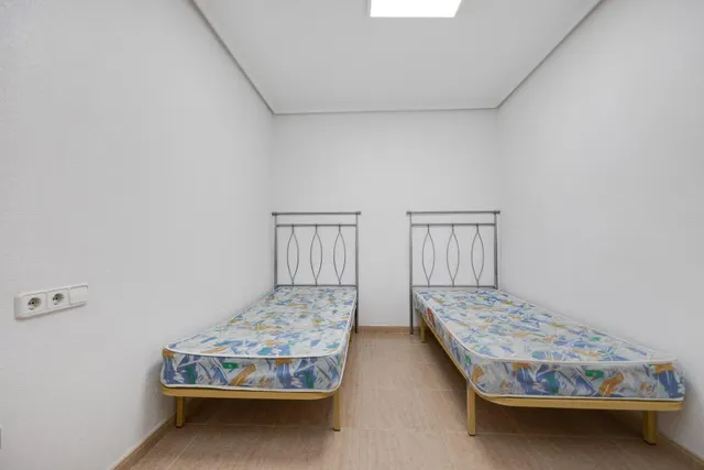 Venta de amplio apartamento seminuevo Ed.Torreaguas Torrevieja — 38