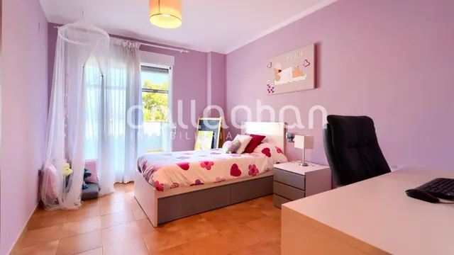 Impresionante chalet en Colinas de Venta Cabrera — 40