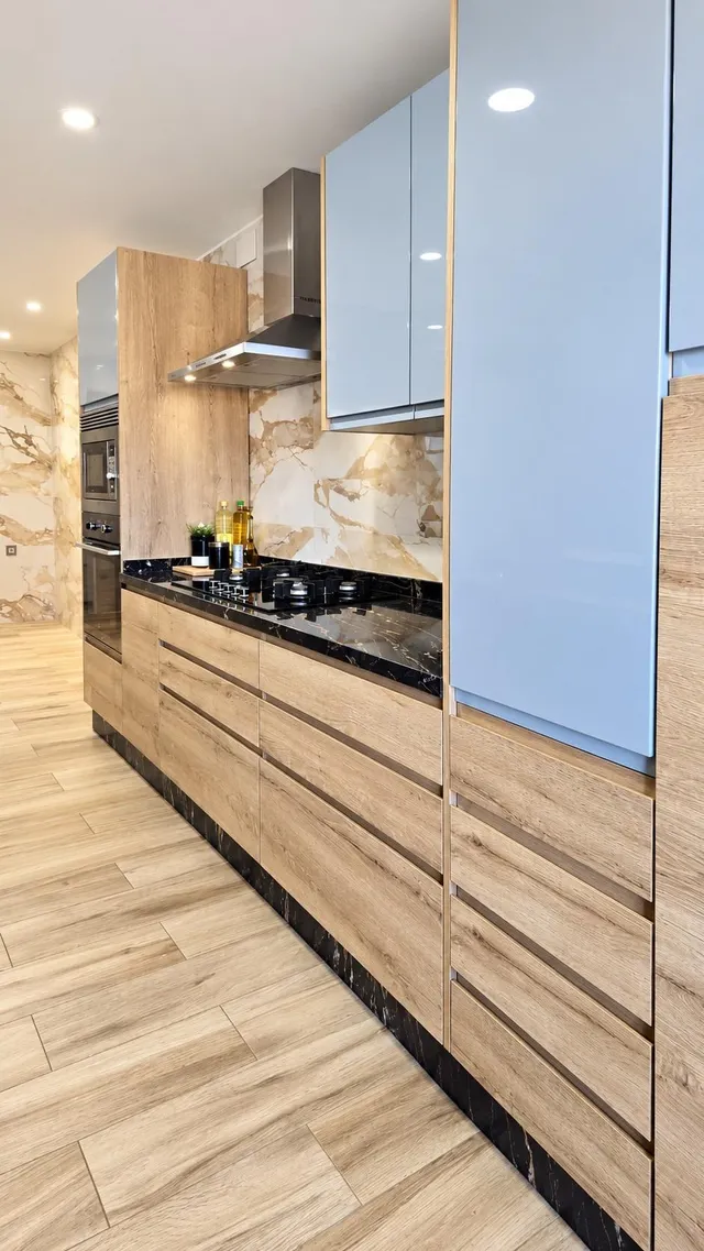 Vivienda amplia de 3 dormitorios, 2 baños en el corazón de Torremolinos — 12