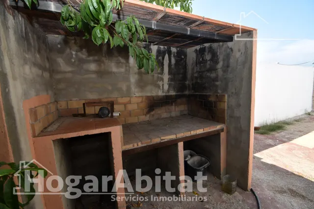 GRAN PARCELA CON VIVIENDA Y AMPLIA TERRAZA — 28