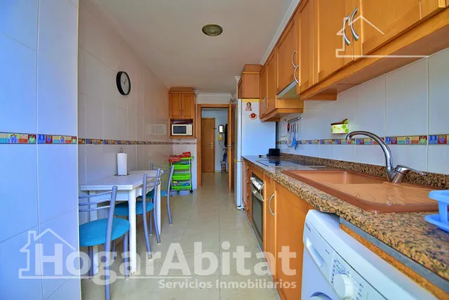 Seminuevo en denia, luminoso y espacioso con balcón y ascensor — 7
