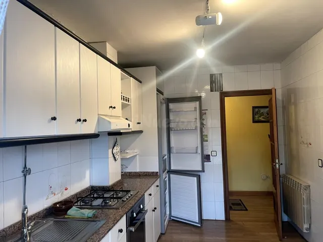 Casa y negocio en Toral de Merayo con garaje - foto 4