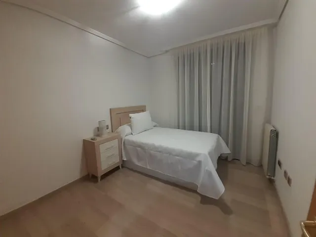 ESPECTACULAR PISO DE ALQUILER CON GRAN PATIO PRIVADO, PISCINA, COCHERA Y TRASTERO — 14