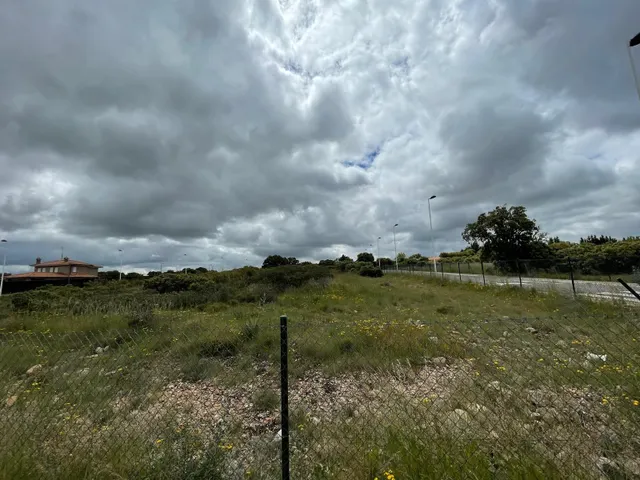 Urbis te ofrece una parcela en venta en Buenavista, Salamanc - foto 3