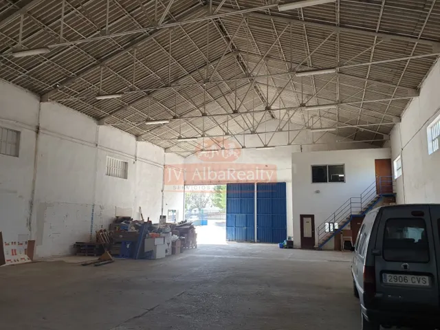 Se vende terreno en la carretera de Ayora con dos naves - foto 5