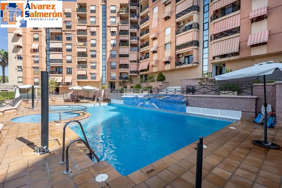 Vivienda a estrenar en urbanización privada en Parque Almunia con sauna, gimnasio y piscina comunitaria.