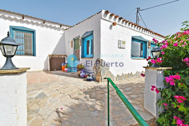 ENCANTADORA CASA DE CAMPO CON ESTILO RÚSTICO Y PISCINA – REF - foto 4