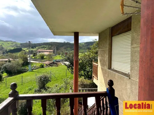 Chalet individual con garaje en venta en Reocín — 16