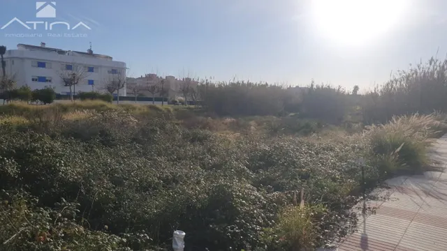 Una oportunidad única para construir tu hogar ideal cerca del mar en playa Daimús — 3