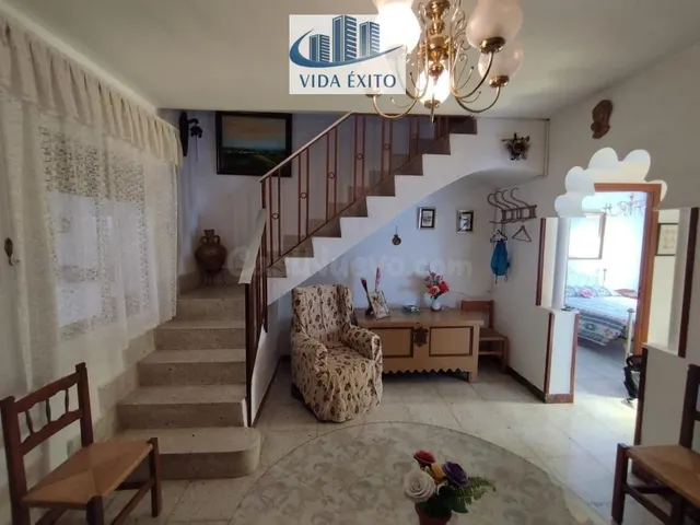 Casa en Torreblascopedro, Líneas de Lujo - foto 2