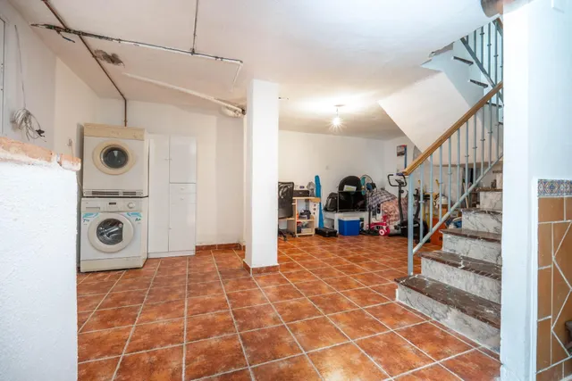 Encantadora Casa Reformada en Ogijares con Vistas y Espacios para Disfrutar — 42