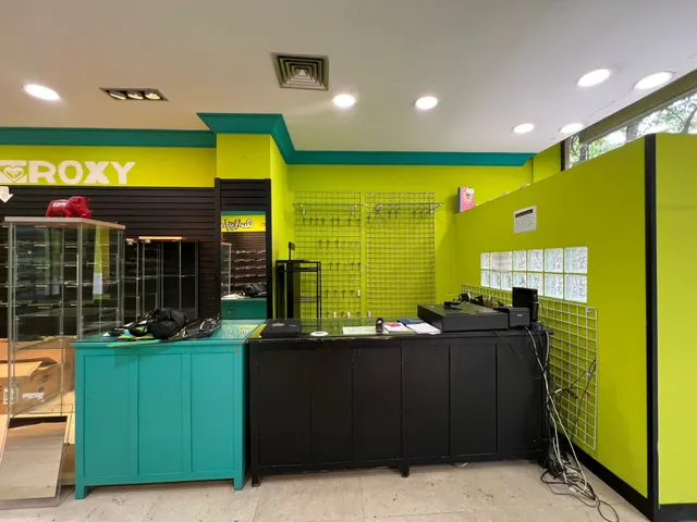 Impresionante local en Cánovas — 9