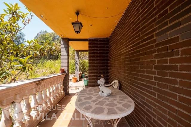 Casa con gran jardín en la naturaleza — 34