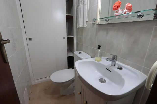 Piso en venta junto a calle Ángel Bruna de 110 m2, 3 dormitorios, baño y aseo, balcon y terraza acristalada — 31