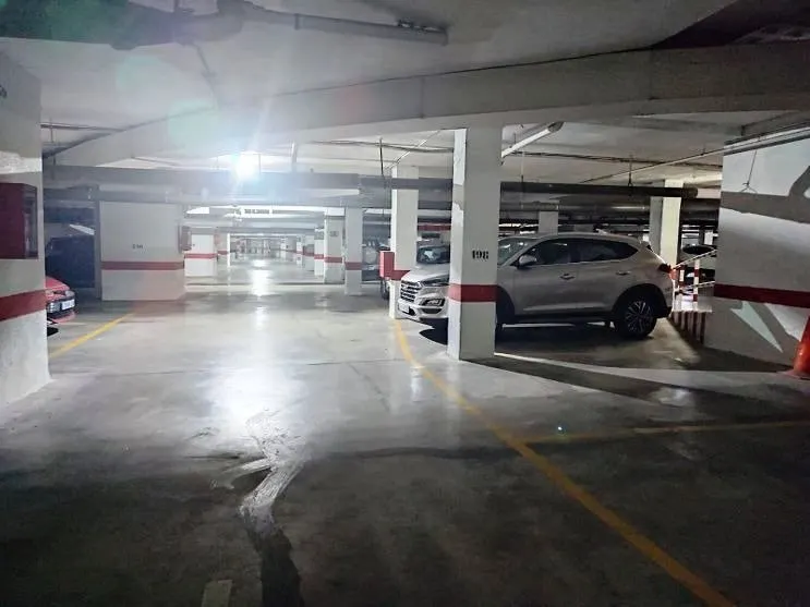 AMPLIA PLAZA DE GARAJE JUNTO AV ALMOGÁVARES!!!