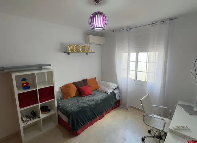 Chalet 5 habitaciones 350m² en venta - Costa Del Sol — 28