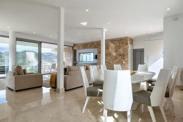 Chalet 6 habitaciones 777m² en venta - El Madroñal — 46