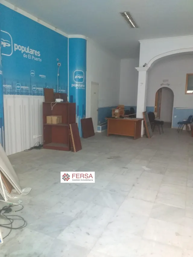 SE VENDEN TRES LOCALES COMERCIALES EN PLENO CENTRO. — 5