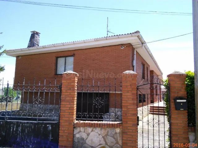Chalet 4 habitaciones 205m² en venta - Castilla y leon - foto 3