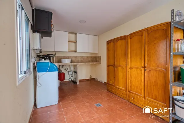 Casa con potencial ubicada en parcela 1000 m² Querol — 23