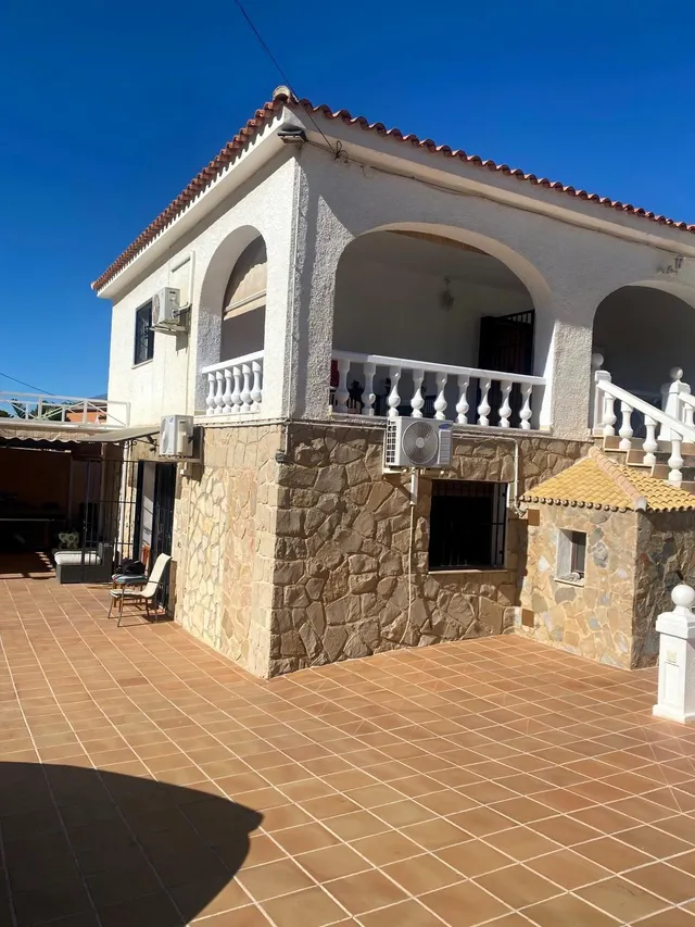 SE VENDE VILLA EN ALBIR DIVIDIDA EN DOS VIVIENDAS INDEPENDIENTES CON PISCINA PROPIA! — 2