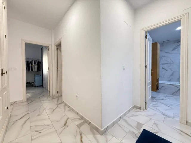 Casa adosada totalmente reformada de renta libre situada en una urbanización privada. — 23
