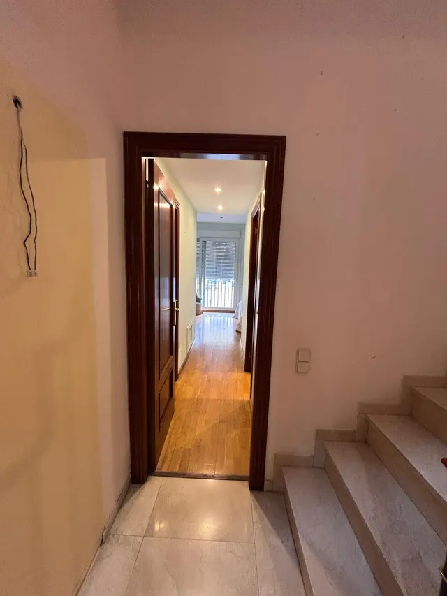 Espectacular Casa Unifamiliar con 2 Terrazas y Patio en el corazón de Hospitalet Centro — 44