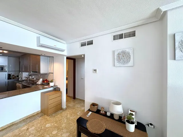 Apartamento moderno y espacioso en primera línea de mar junto a Playa del Cura. ¡3 dormitorios, 2 baños, balcón con vistas al mar (sureste) y piscina comunitaria! — 15
