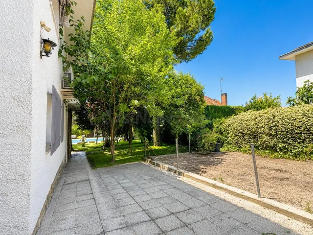 Exclusividad, Privacidad y Calidad de Vida en un Entorno Residencial Privilegiado — 42