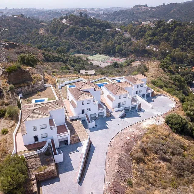 Chalet 4 habitaciones 350m² en venta - Costa Del Sol - foto 2