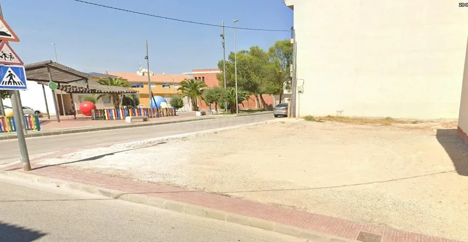 Solar urbano de 361 m2 en Ceutí (Murcia)