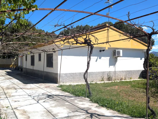 Restaurant y Chalet incluído con licencia activa en Venta en - foto 3
