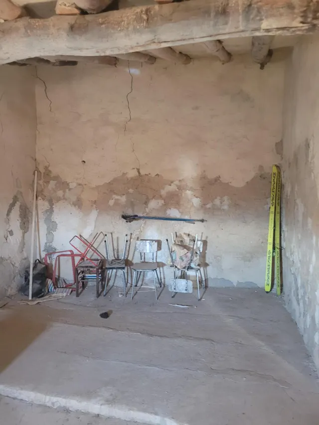 CASA CON CORRAL y TERRENO EN SAN MARTÍN DE UNX — 28
