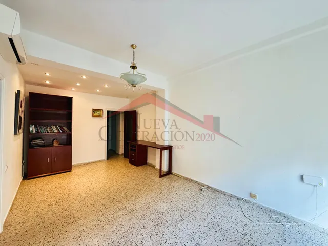 PISO AMPLIO Y LUMINOSO — 11