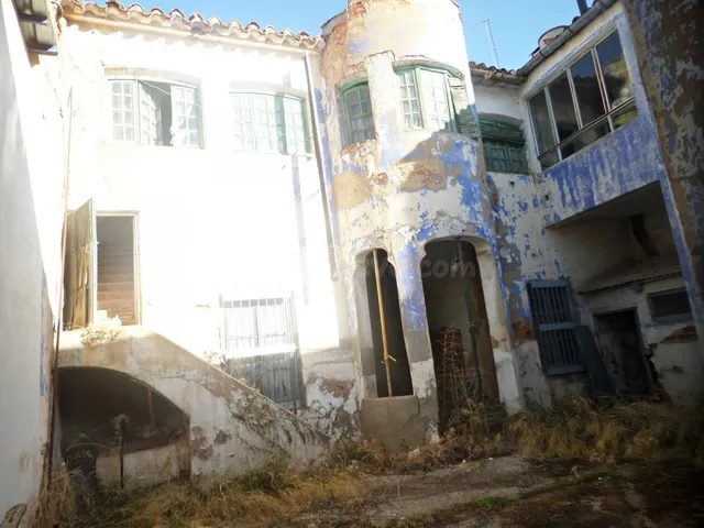 Se vende casa con acceso a dos calles para edificar en pleno - foto 5