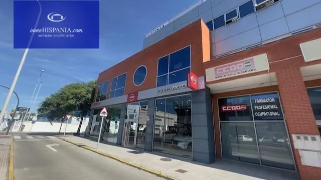 Se vende o alquila local totalmente diafano en Zona Franca