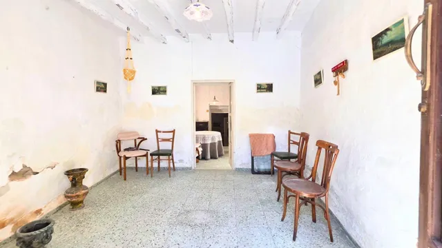 ¿Buscas espacio sin límites? 400 m2 de puro potencial en el corazón de Uleila. — 14