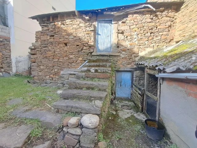VENTA: Casa Rústica en Toreno — 11
