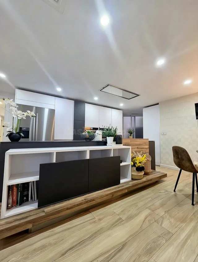 Exclusiva residencia de diseño en Primera Linea de Playa: luz mediterránea, amplias estancias y terraza frente al mar en la zona más codiciada de Málaga — 3