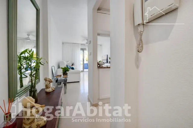 PRECIOSO ÁTICO CON DOS TERRAZAS, GARAJE Y PISCINA JUNTO AL MAR — 41