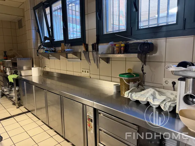 Negocio 303m² en venta - Centro — 15