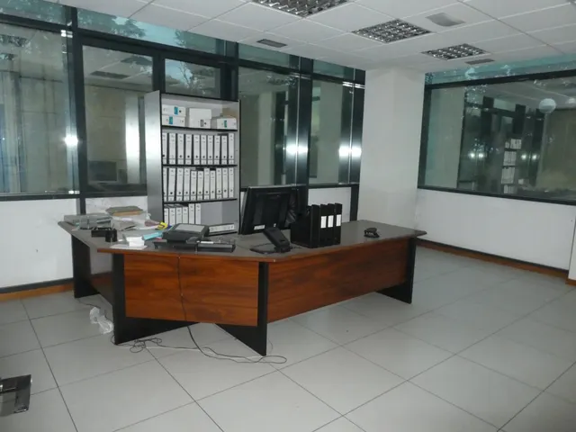 LOCAL COMERCIAL EN ALQUILER. PRECIO NEGOCIABLE! — 15
