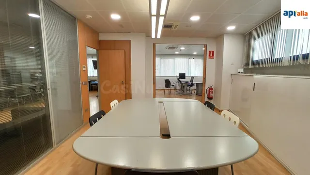 EXCLUSIVA APIALIA: Amplia y funcional oficina en venta – ¡Li - foto 4