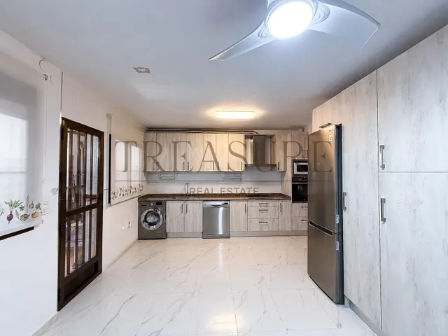 Chalet pareado reformado con garaje y cuatro dormitorios en Cabezo de Torres — 15